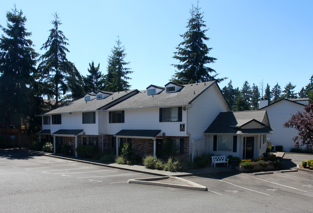 Colonial Square Apartments in Kent, WA - Foto de edificio