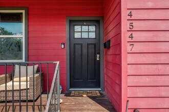 4547 Newberry St in Houston, TX - Building Photo - Building Photo