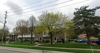 512 Albert St in Waterloo, ON - Building Photo