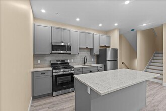 86-88 North Winooski Ave, Unit Student Rental - RENT BY THE ROOM in Burlington, VT - Foto de edificio - Building Photo