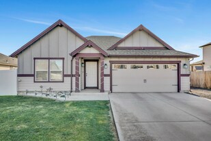 508 L St NE in Quincy, WA - Building Photo