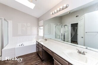 7908 Turtle Cove Ave in Las Vegas, NV - Building Photo - Building Photo