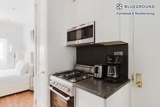 51 Leroy St in New York, NY - Building Photo - Building Photo