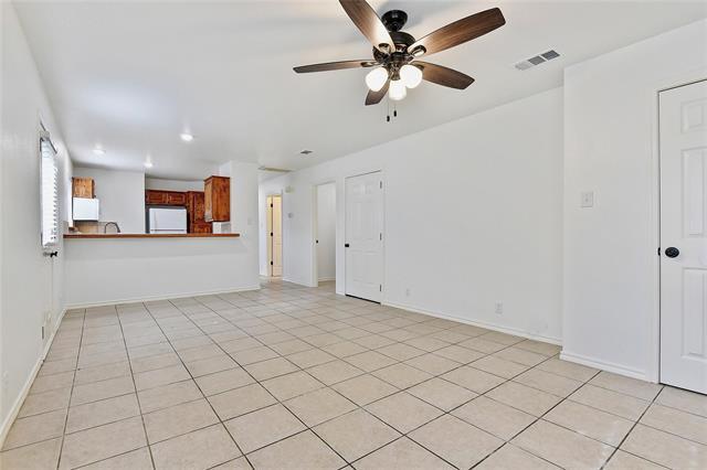 1014 W Coffin St in Denison, TX - Foto de edificio - Building Photo