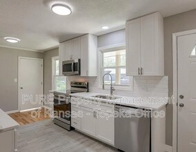 9917 Flora Ave in Kansas City, MO - Building Photo - Building Photo