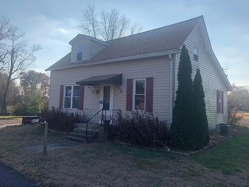 property at 401 N Lucas St