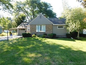 408 Exeter St in East Syracuse, NY - Building Photo - Building Photo