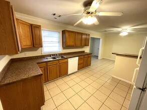 2230 S Milledge Ave in Athens, GA - Building Photo - Building Photo
