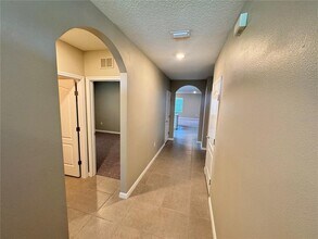 2323 Silverview Dr in Lakeland, FL - Building Photo - Building Photo