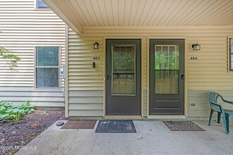 403 Sage Ct in Jackson Township, NJ - Foto de edificio - Building Photo