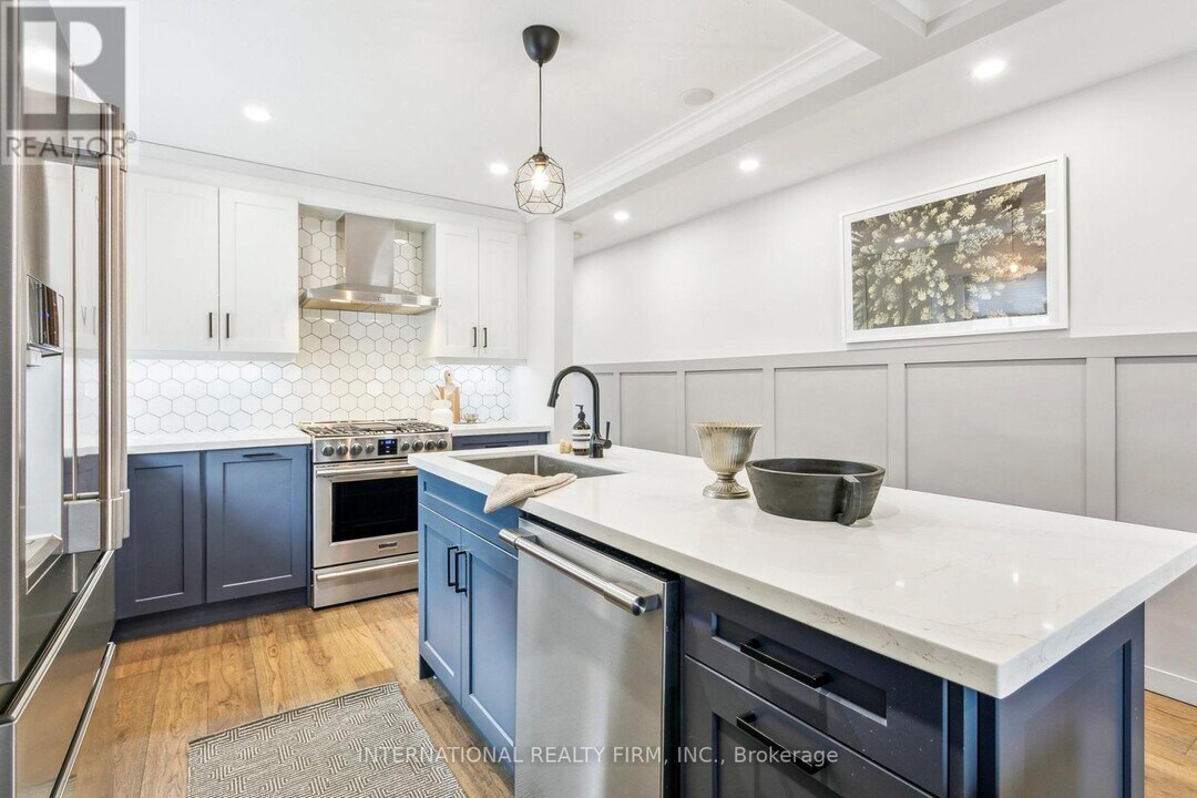 50 Denison Ave in Toronto, ON - Building Photo