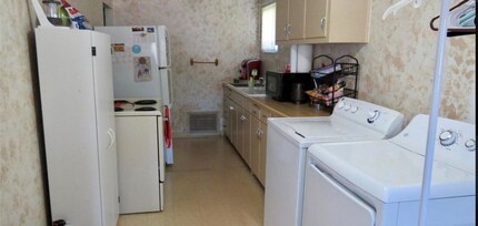 508 Broadway, Unit 506 in Highland, IL - Building Photo - Building Photo