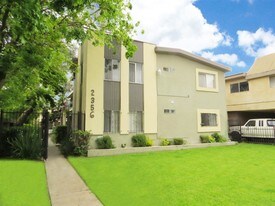 2356 Portland St. in Los Angeles, CA - Building Photo