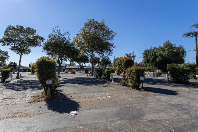 People's Place Apartments in Santa Paula, CA - Foto de edificio - Building Photo