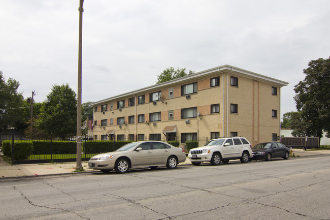 32 S 19th Ave in Maywood, IL - Foto de edificio - Building Photo