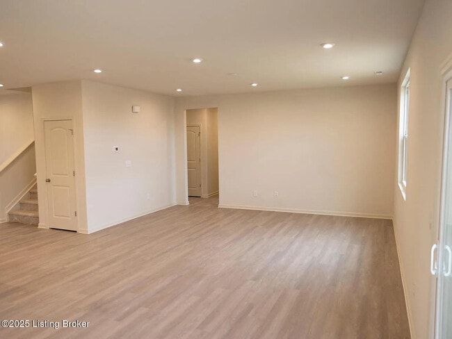 5005 Aiken Back Ln in La Grange, KY - Building Photo - Building Photo