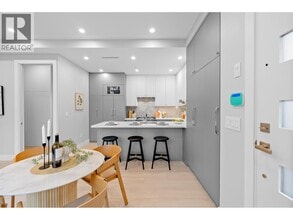 885 E King Edward Ave in Vancouver, BC - Building Photo - Building Photo