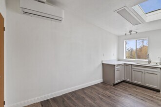 186 E 3750th N in Oak Harbor, WA - Building Photo - Building Photo