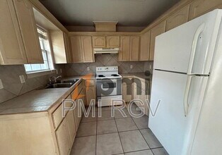 1817 Tierra Dulce Dr in Edinburg, TX - Building Photo - Building Photo