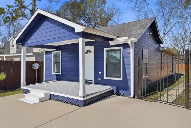 property at 915 Nevell St