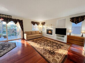 1829 Mirador Dr in Azusa, CA - Building Photo - Building Photo