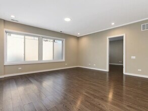 3900 W Cortland St in Chicago, IL - Building Photo - Building Photo