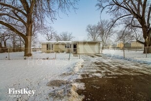 394 Sherman Ave in Aurora, IL - Building Photo