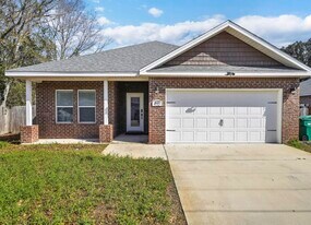 493 Aleta Ave in Mary Esther, FL - Building Photo