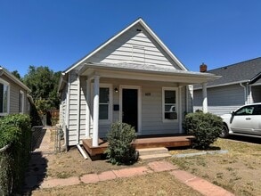 609 E Elk Pl in Denver, CO - Building Photo - Building Photo