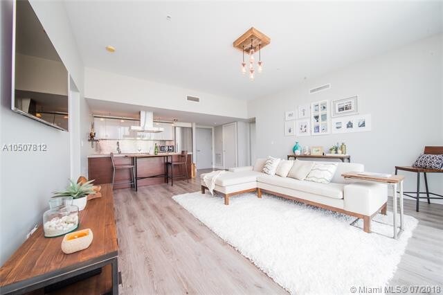 720 NE 62nd St-Unit -504 in Miami, FL - Building Photo - Building Photo