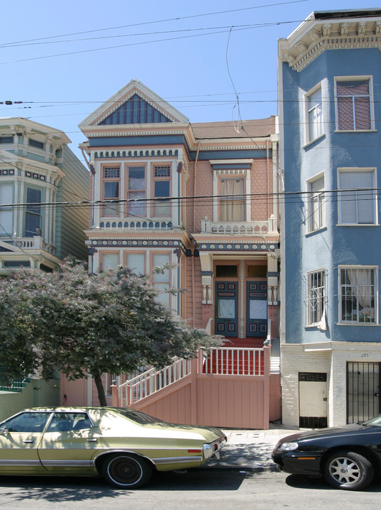 215-219 Webster St in San Francisco, CA - Building Photo