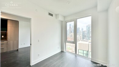 308 Jarvis St in Toronto, ON - Building Photo - Building Photo