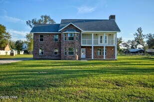 4205 Deerpoint Lake Dr in Southport, FL - Building Photo
