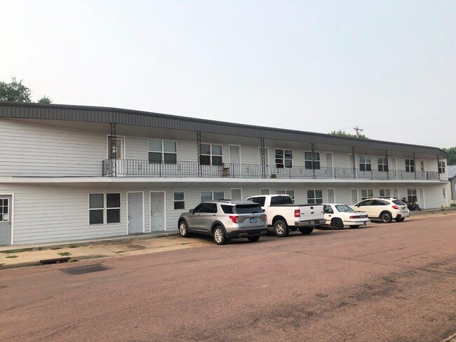 Main St. Apartments in Mitchell, SD - Building Photo - Building Photo