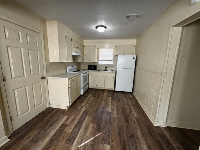 519 E 5th Ave in Petal, MS - Building Photo - Building Photo