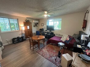 200 Whitethorn Dr in Miami Springs, FL - Building Photo - Building Photo