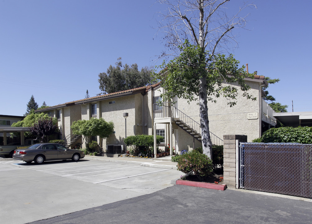 Emerson Place Apartments in Carmichael, CA - Foto de edificio