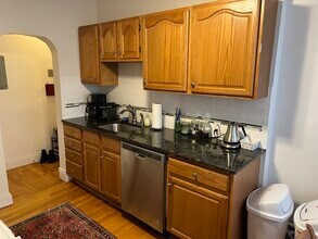 1750 Commonwealth Ave, Unit 5 in Boston, MA - Foto de edificio - Building Photo