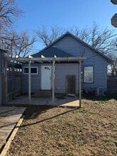 610 W 12th Ave in Hutchinson, KS - Building Photo - Building Photo