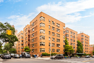 711 W End Ave in New York, NY - Building Photo - Building Photo