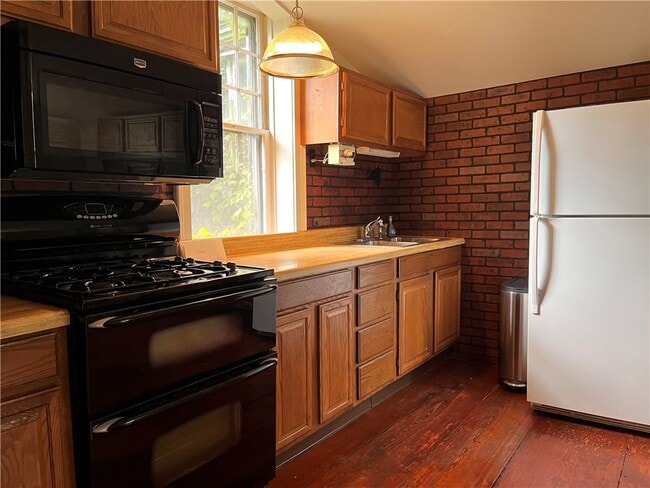 property at 410 N Main St