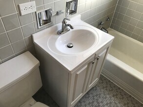 1119 Greenleaf Ave in Wilmette, IL - Building Photo - Building Photo