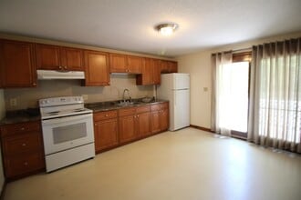 84 Franklin St, Unit 1 in Derry, NH - Building Photo - Building Photo