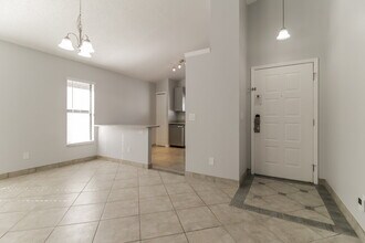 9782 Piney Point Cir in Orlando, FL - Building Photo - Building Photo