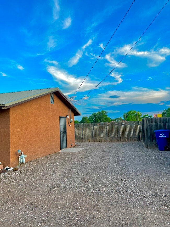 3058 Tenorio Dr in Socorro, NM - Building Photo - Building Photo