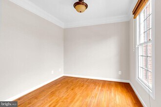 10495 Wharfdale Pl in Gainesville, VA - Building Photo - Building Photo