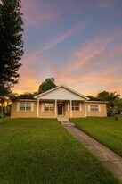 203 22nd St NW in Winter Haven, FL - Building Photo