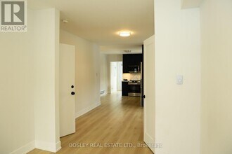 214 Simpson Ave in Toronto, ON - Building Photo - Building Photo