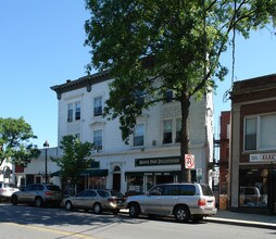 137-141 Larchmont Ave in Larchmont, NY - Building Photo - Building Photo