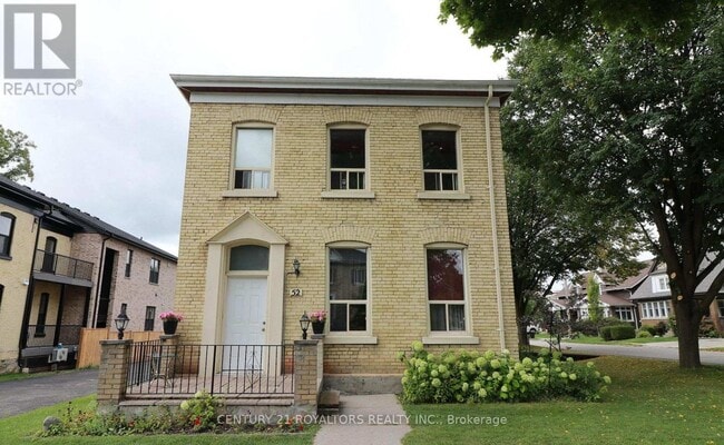 property at 52 Wellington St S